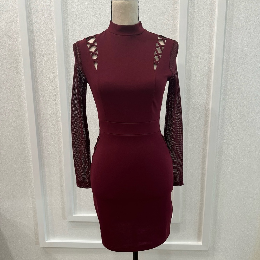 NWT Bodycon Dress w/ Mesh Sleeves